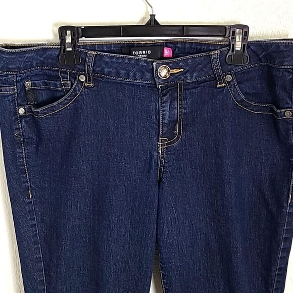 Torrid Straight Ankle Bluejeans, Size 18R - Picture 2 of 11